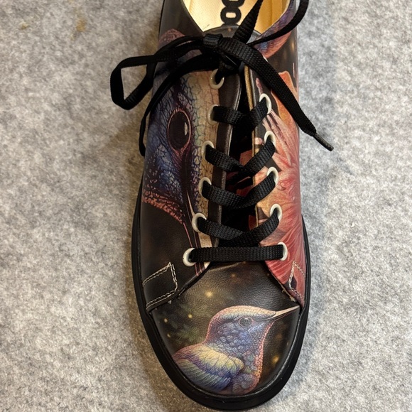 Dogo Women's Artistic Black Flats with Bird Design NWOT size 40. - Picture 6 of 9